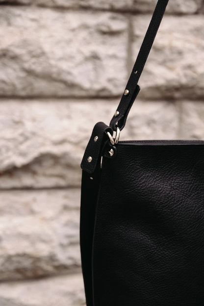 Handbag Escape Artist
